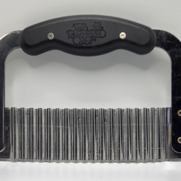 Pampered Chef Crinkle Cutter Garnish Stainless Steel Cheese Potatoes Veg 7.5" - Picture 2 of 5